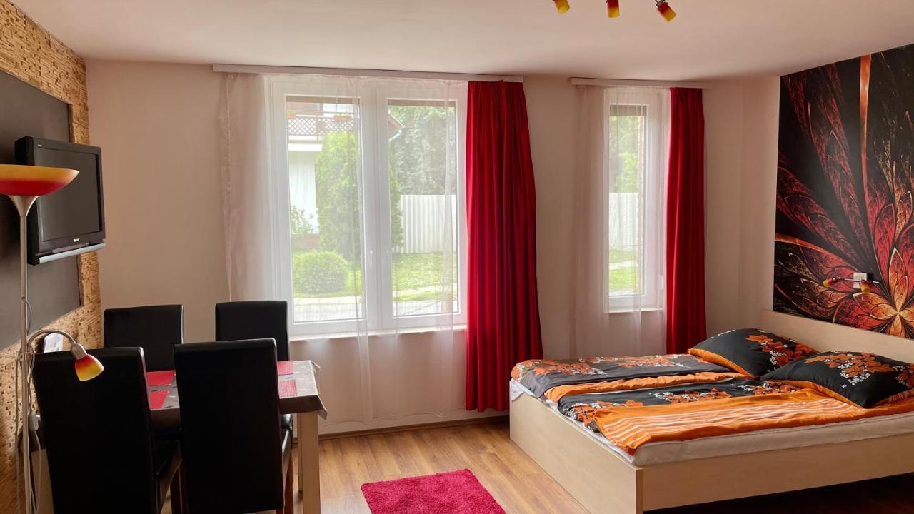 Gyula Var Premium Apartman Exterior photo